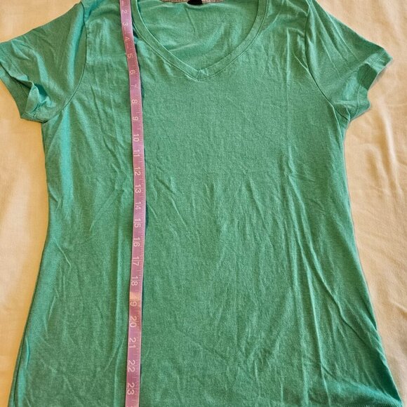 3 /15$ Bundle Deal 2 Tees for One Price Green and Purple Tees - Picture 3 of 10